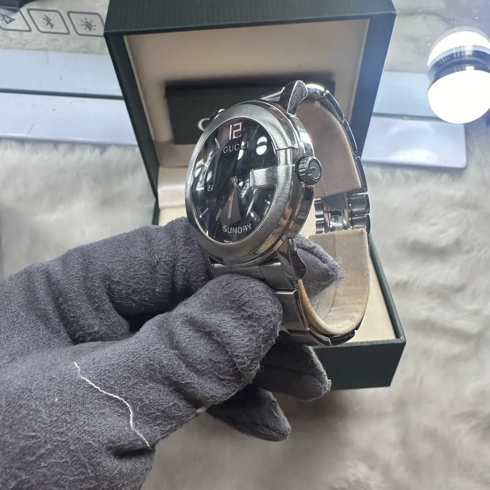 Authentic UNISEX GUCCI watch